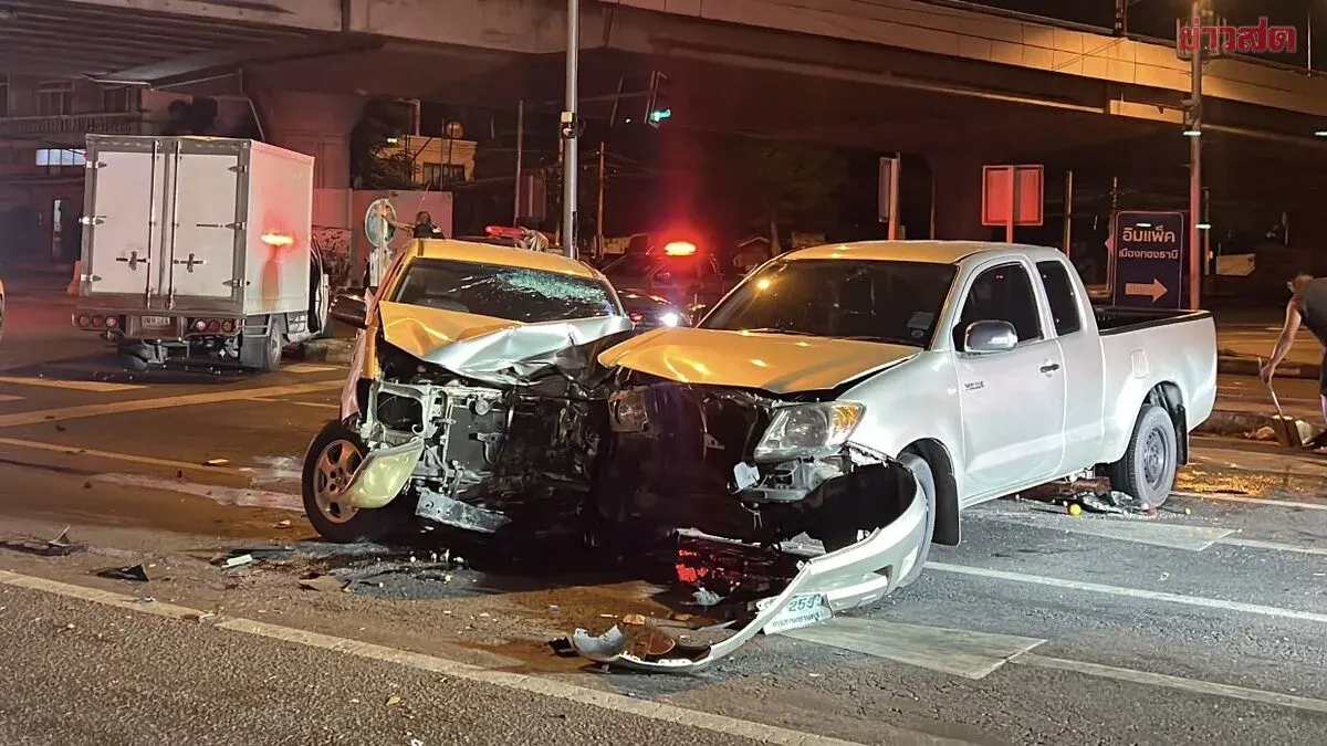 Three Trucks Collide at Intersection, Five Injured