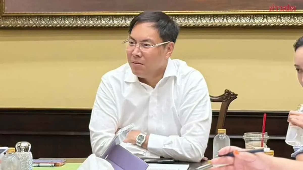 Akkhnanth Hears OKPED Clarification on Outdated Textbook Issue, Eyes New Curriculum Overhaul