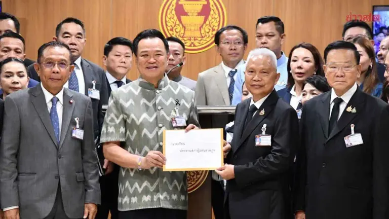 Anutin Submits Two Bills to Strengthen Drug Laws