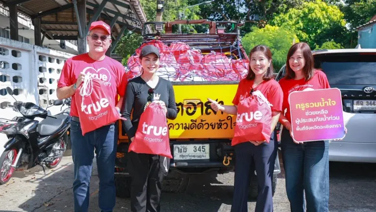 True Corp Delivers Relief Packages to Flood-Hit Bang Nam Phet
