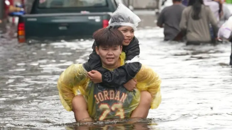 Floods Affect Over 2.6 Million Across Thailand, 22 Dead