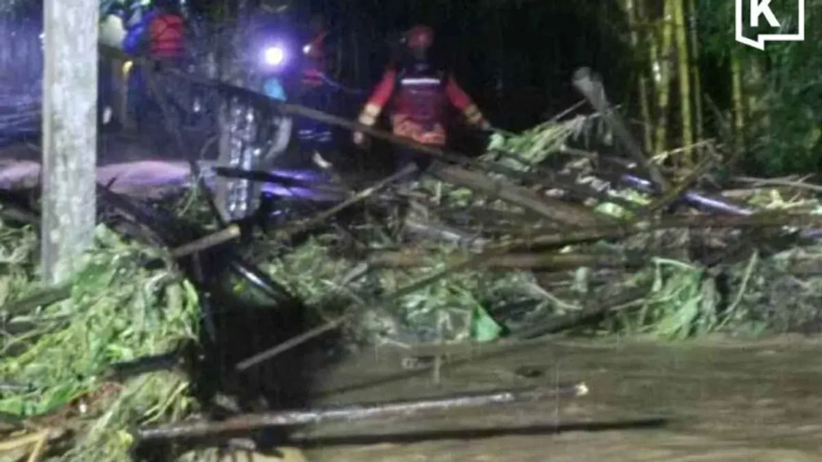 Two Missing After Pickup Swept Away in Kanchanaburi Weir Collapse
