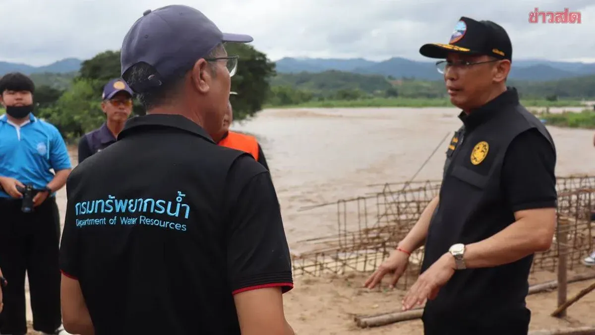 Mae Hong Son Governor Inspects Flooding, Visits Landslide Victims