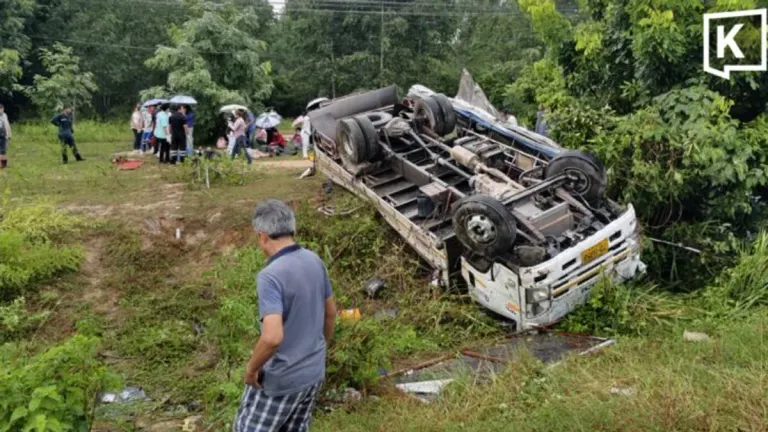 Worker Transport Truck Overturns in Chonburi, 11 Injured