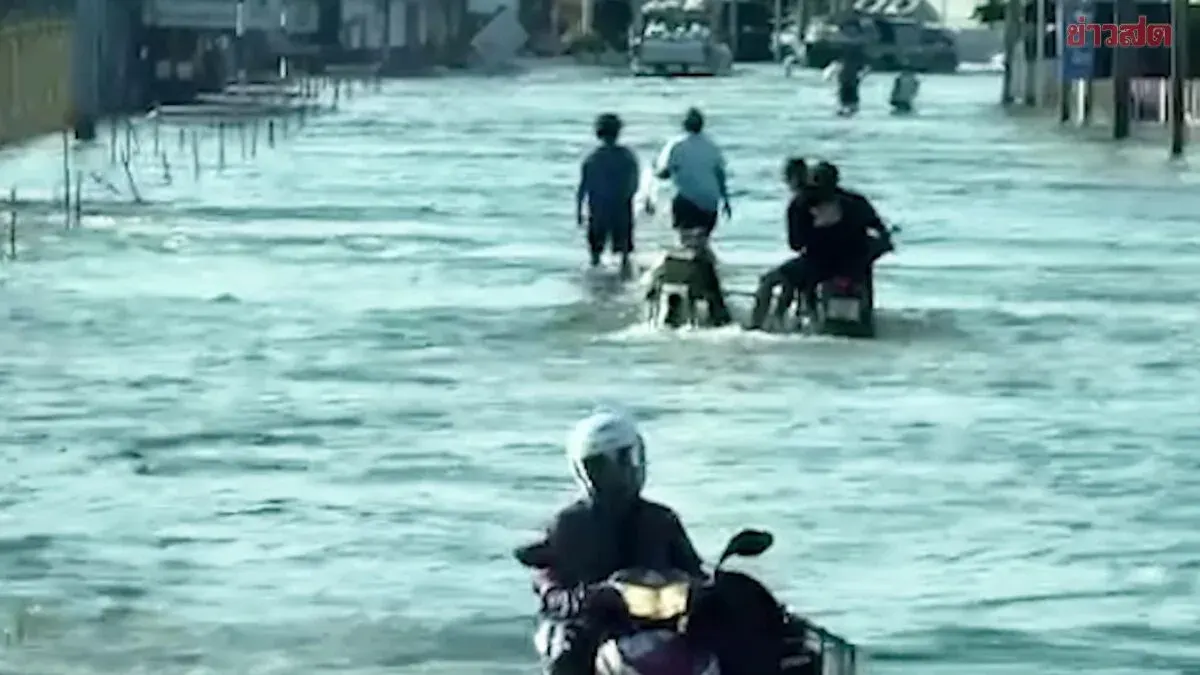 Residents Fear Flooding May Last 30 More Days in Chachoengsao