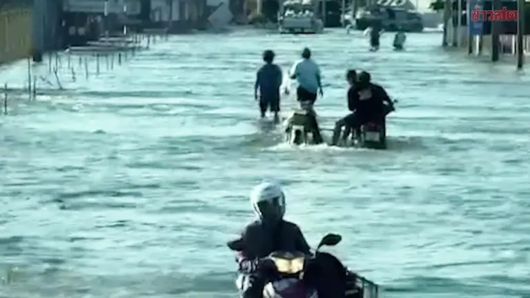 Residents Fear Flooding May Last 30 More Days in Chachoengsao
