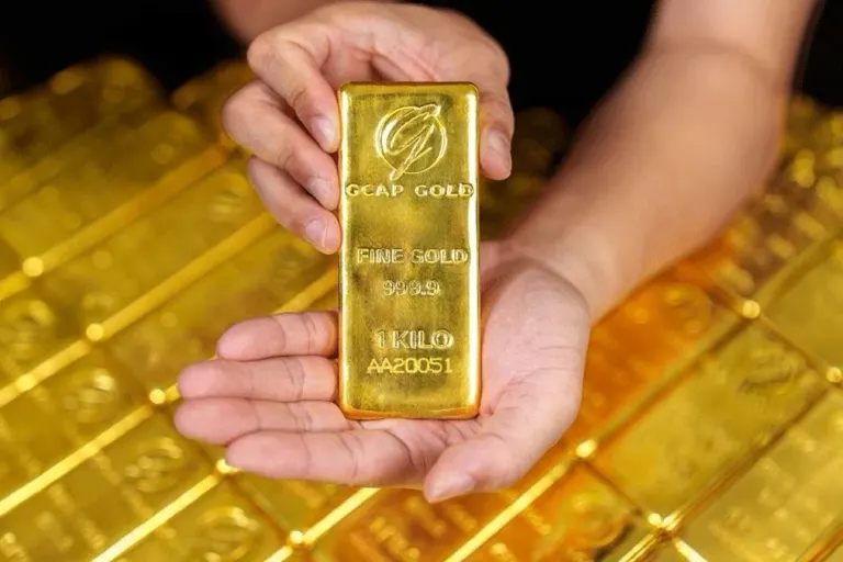 Gold Volatility Continues; Breakout Above $4,300 Signals Rally