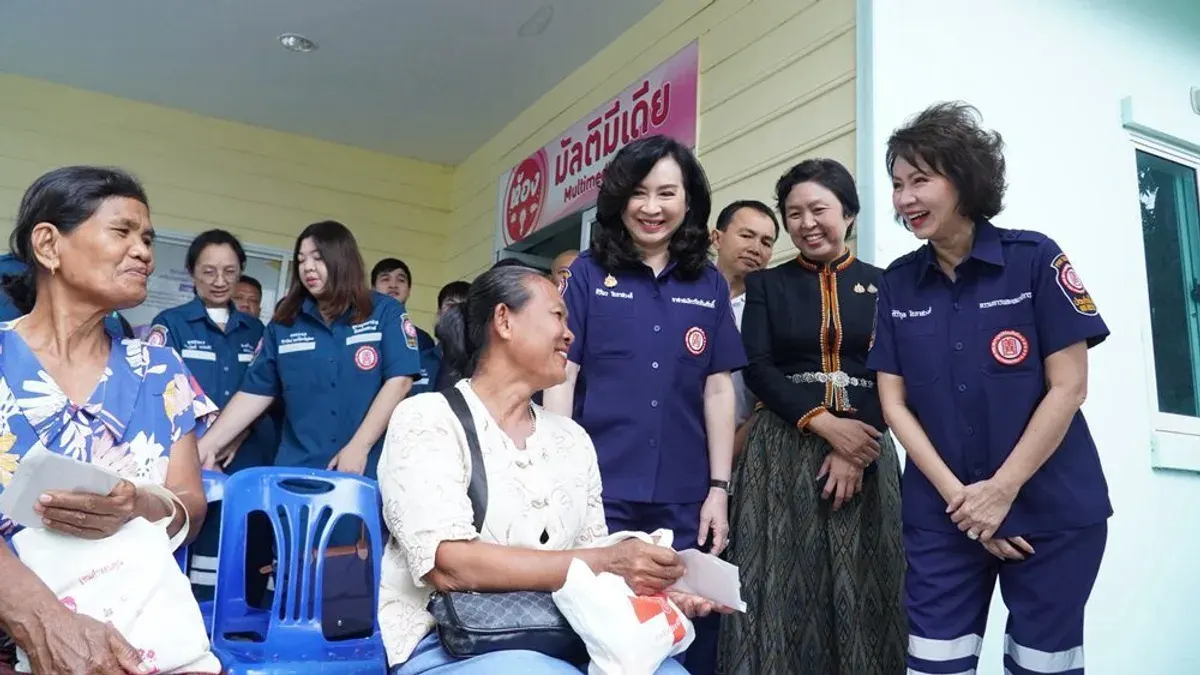 Po Tek Tung Foundation Distributes Career Equipment to 74 Vulnerable Families