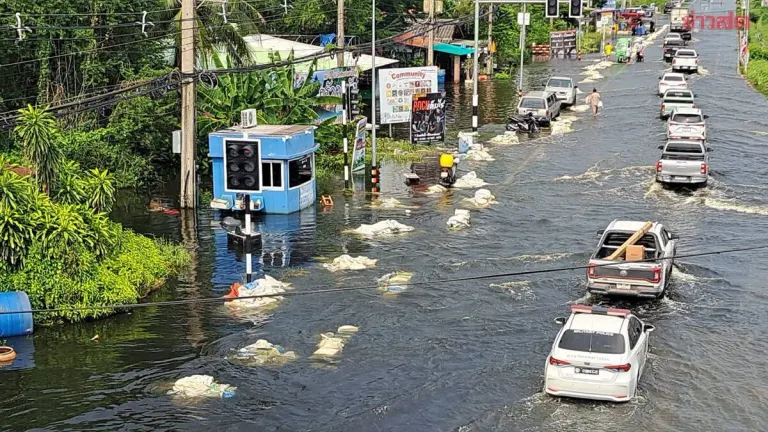 Floodwaters Rise, Stench Spreads in Ongkharak Area