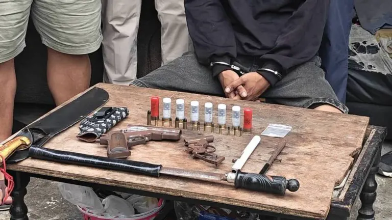 Phuket Police Seize Homemade Guns in Ratsada Raid