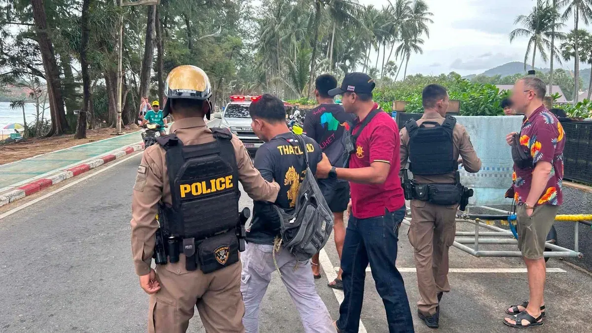 Ice Cream Vendor Arrested for Knife Attack on Tourists