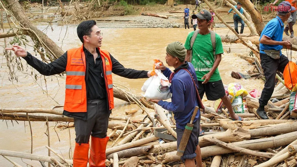 Deputy PM Visits Nan Flood Zone, Temporary Bridge Completed
