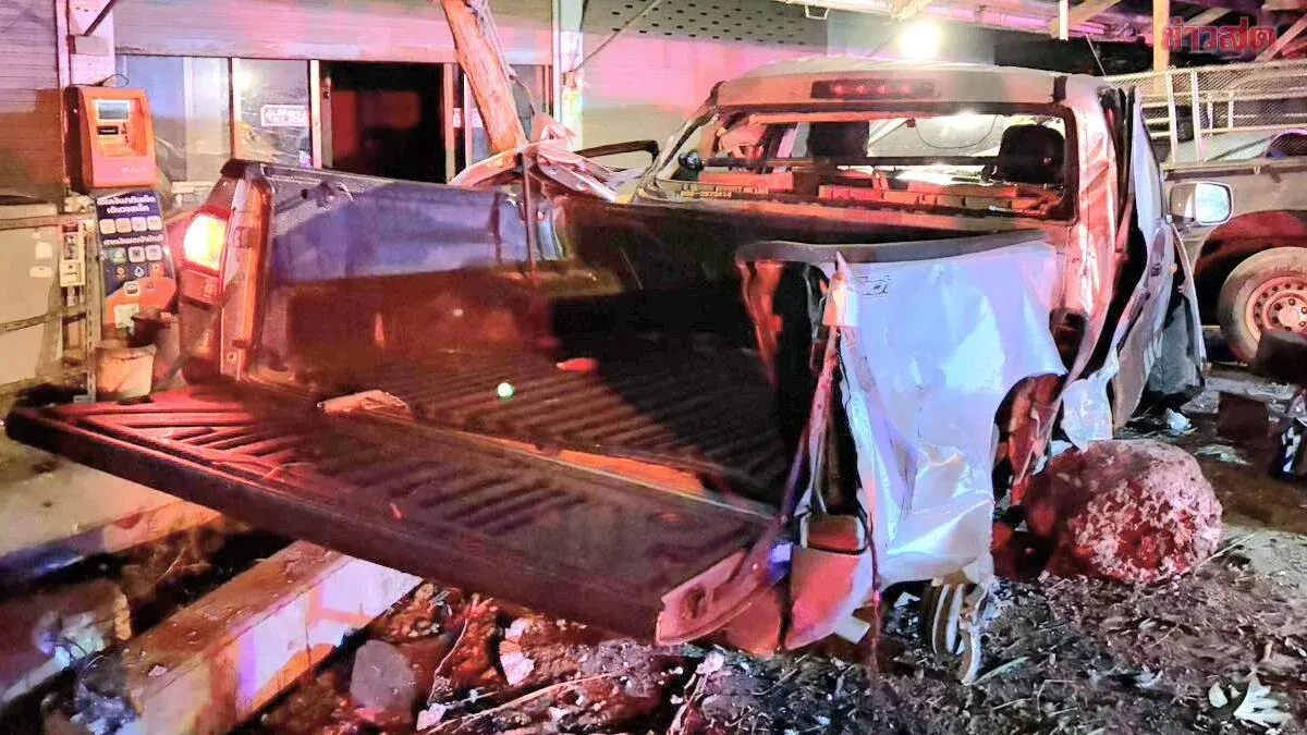 Pickup Truck Rams Two Motorbikes, Two Teens Killed