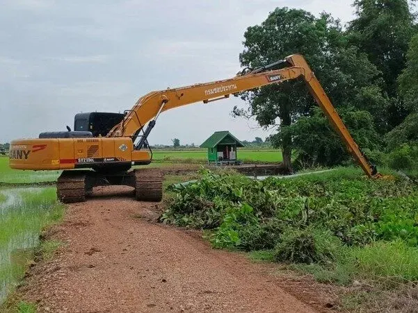 Irrigation Department Clears Waterways of Weeds, Improves Drainage