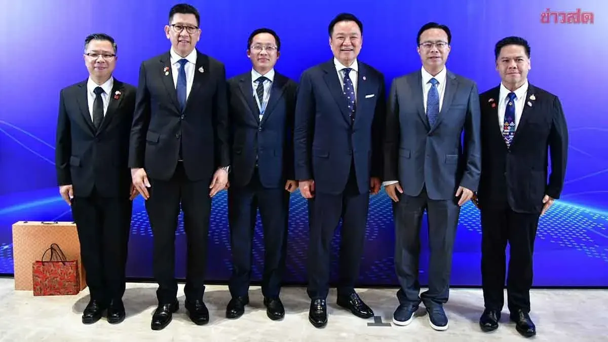 Thai PM Meets Chinese Tech Giants to Attract EV and AI Investment