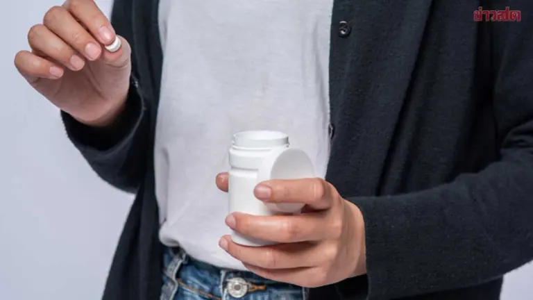 Nutritionists warn: discard these 3 items immediately after opening supplement bottles, keeping them only increases moisture absorption