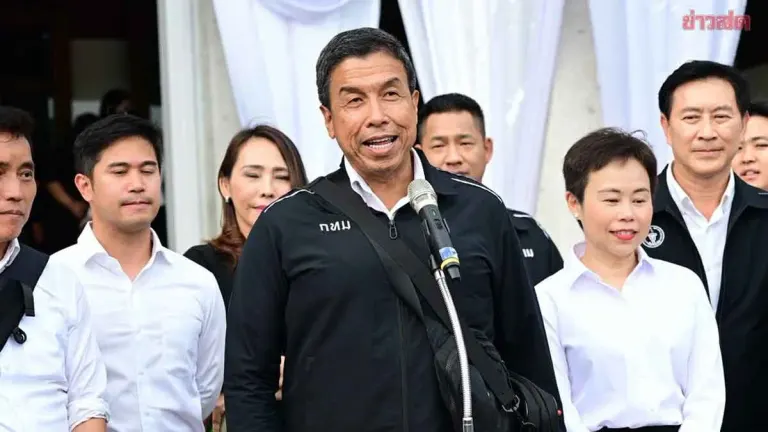 Chatchai Steps Down as Bangkok Governor, Announces Run for Second Term