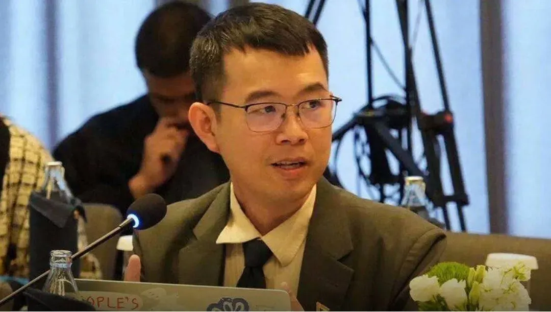 Pheu Thai Outlines Seven-Point Health Card Reform Plan