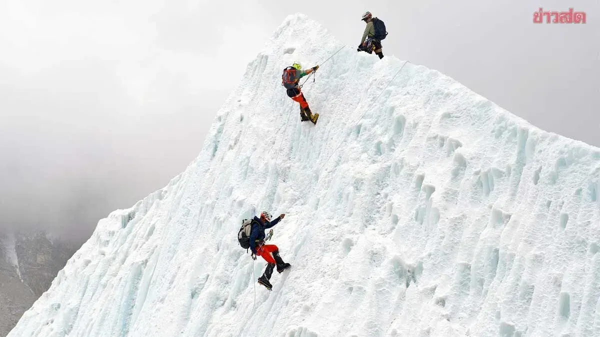 Record 274 Climbers Summit Mount Everest in Single Day from Nepal Side, Breaking All-Time Record