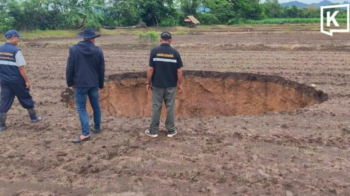 Seven Large Sinkholes Appear in Khon Kaen Farmland