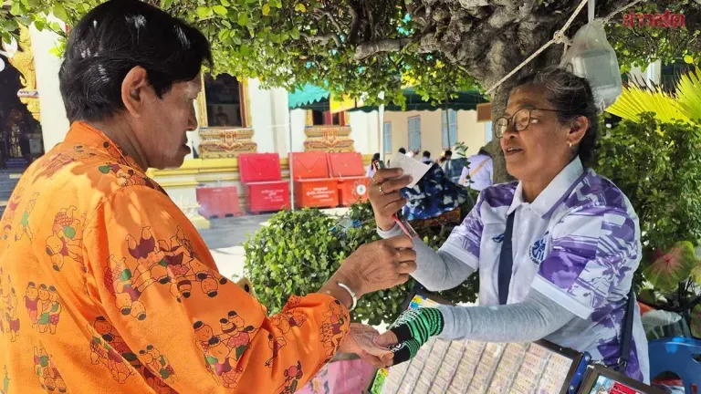 Thousands Flock to Hua Hin Temple Ceremony Honoring Revered Monk