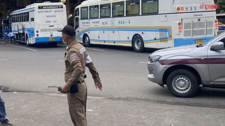 Police Hunt Illegal Taxi Driver Who Overcharged Laotian Passenger 4,500 Baht