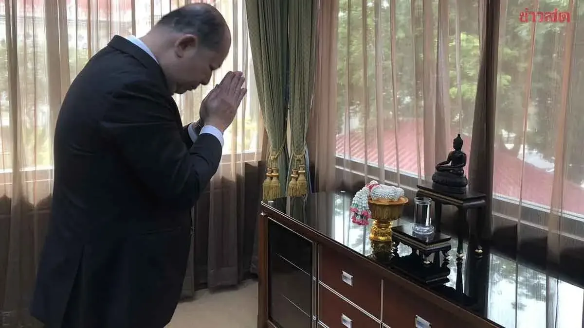 Chatichai Assumes PM Office Role Pledges Royal Flood Duties