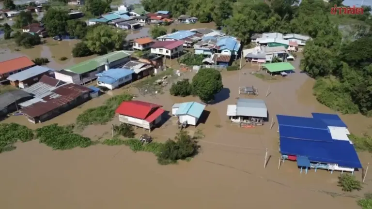 Flood Waters Inundate Ayutthaya’s Sena District Communities