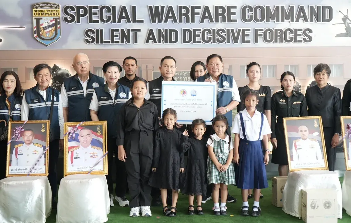 Military, Thai Volunteers Aid Soldiers Killed on Border