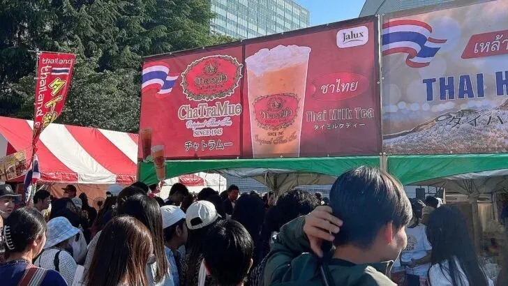 Thai tea craze hits Tokyo festival with 40-minute queues