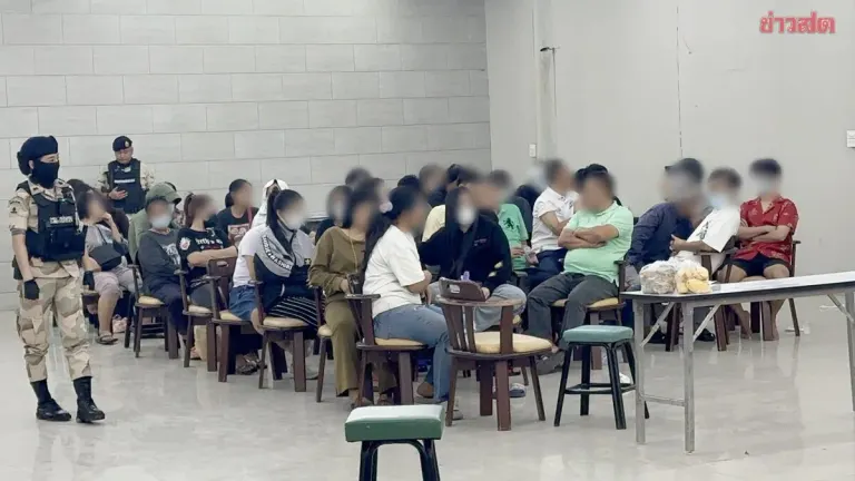 Authorities Raid Two Underground Gambling Dens in Bangkok's Ratchadamnoen-Serihai Areas, Arrest Over 100 Gamblers