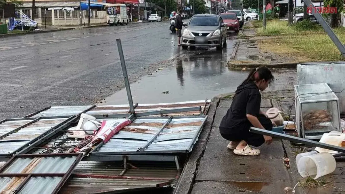 Severe Storm Devastates Phayao: Market Destroyed, Shops Damaged, Trees Block Roads, Homes in Ruins