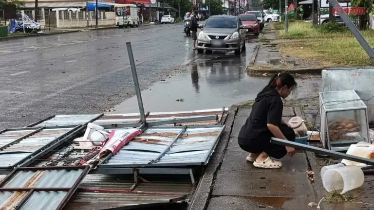 Severe Storm Devastates Phayao: Market Destroyed, Shops Damaged, Trees Block Roads, Homes in Ruins