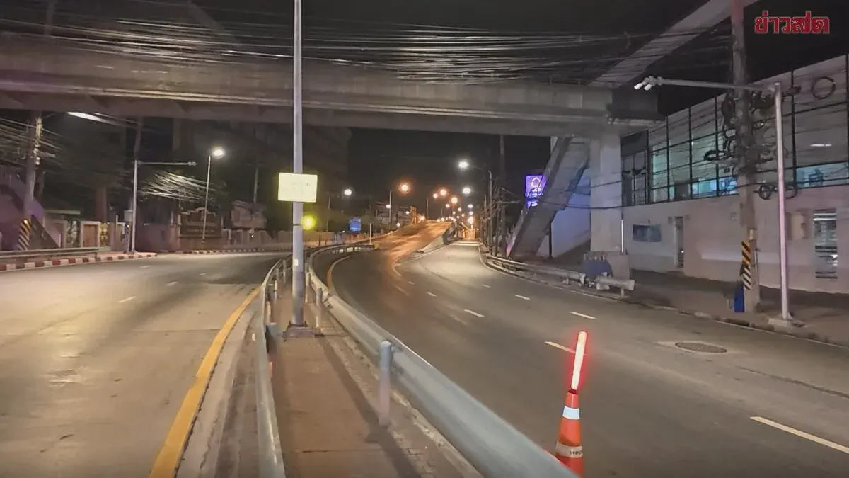 Tragic: Young Motorcyclist Loses Control on Curve, Crashes into Guardrail and Dies