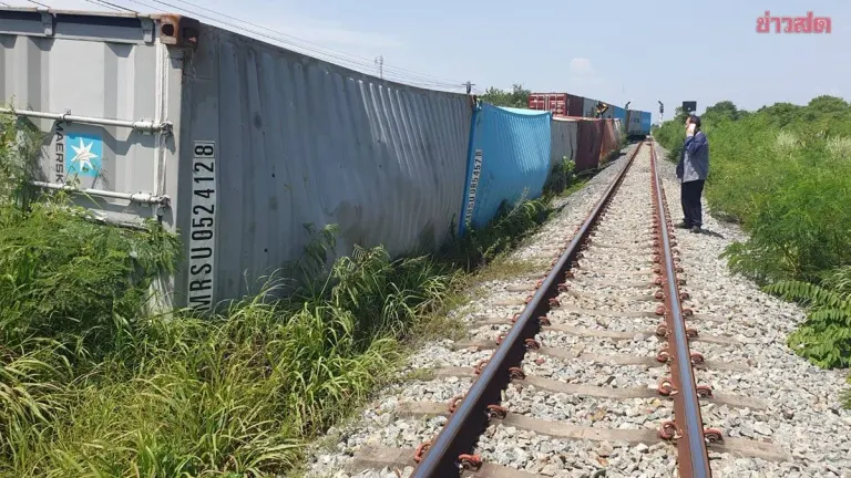 Freight Train Derails in Chonburi, Three Cars Overturned