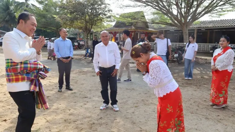 Police General Tawee Makes Merit Offerings at Buddhist and Chinese Temples in Tak Bai and Sungai Kolok; Community Rallies to Support Justice and Safety