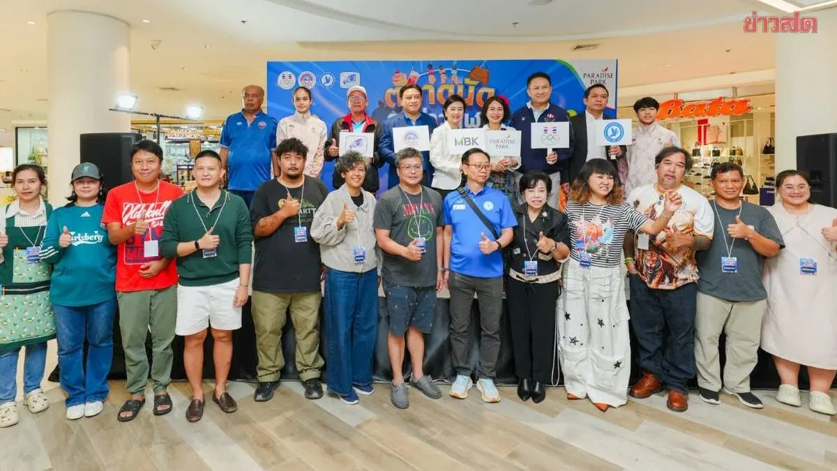 Sports Reporters' Flea Market Opens with Asian Games Gold Medalists
