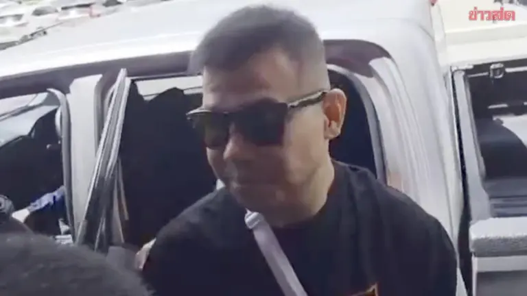 Buddhist Amulet Expert Ton Bangkhae Smiles Through Fraud Arrest