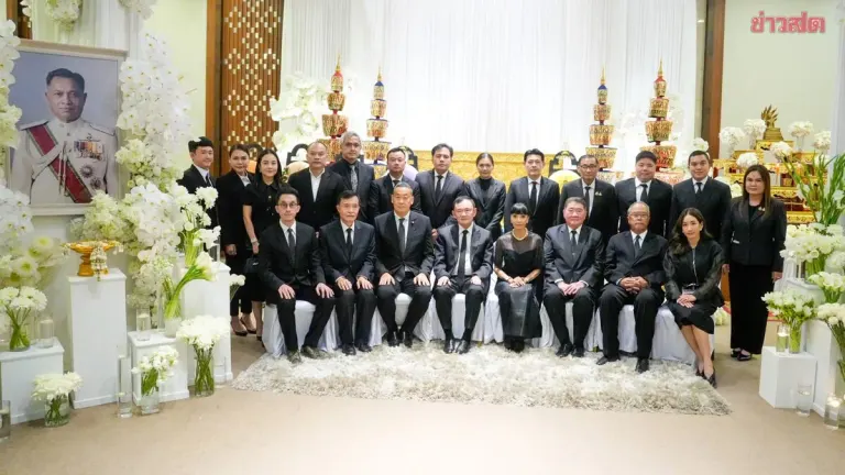 Thaksin Attends Funeral Rites for Pol. Lt. Gen. Phon, 103