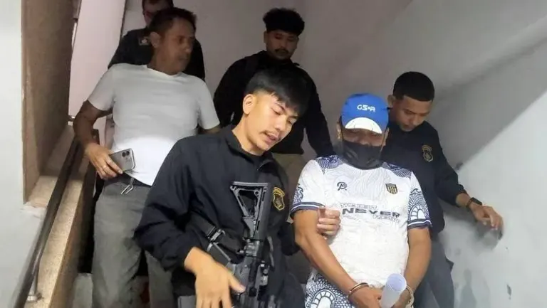 Phuket murder fugitive surrenders