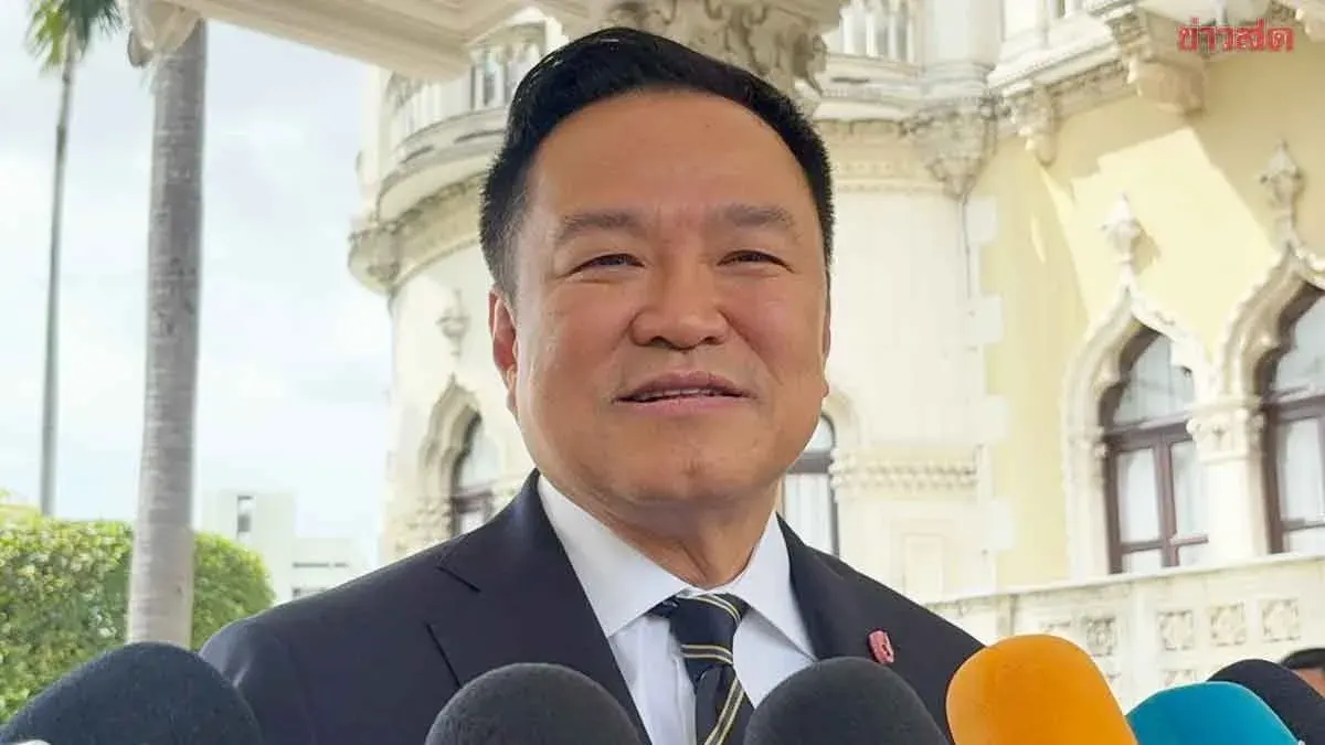 PM Laughs Off Questions About Ministers' PR Campaign