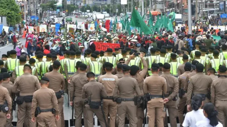Police Block Protest Route with Containers at IMF-World Bank Talks
