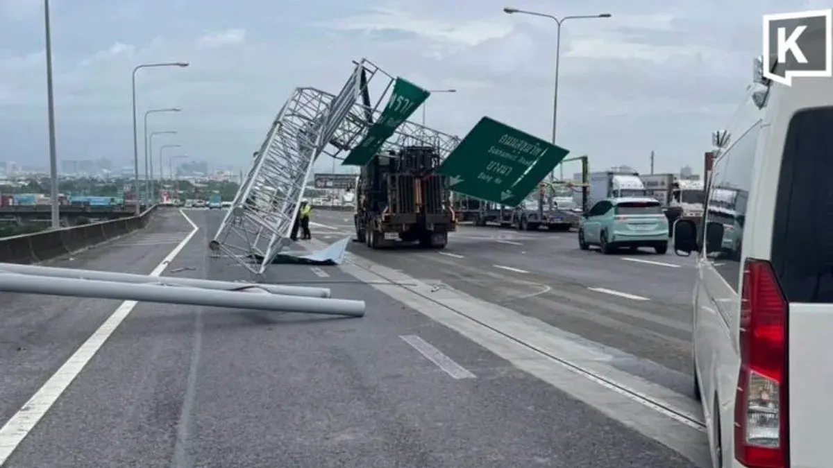 Crane Truck Hits Sign, Closes Three Lanes on Bangkok Expressway