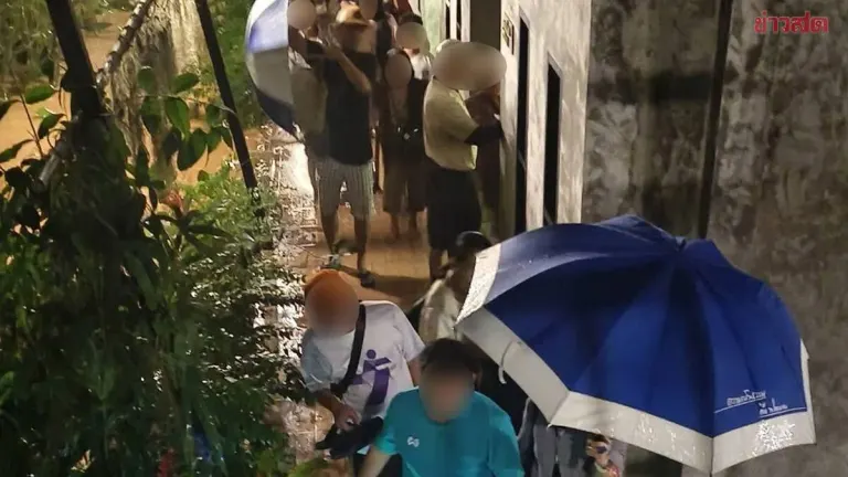 Flash Floods Trap 48 Tourists at Resort in Chanthaburi