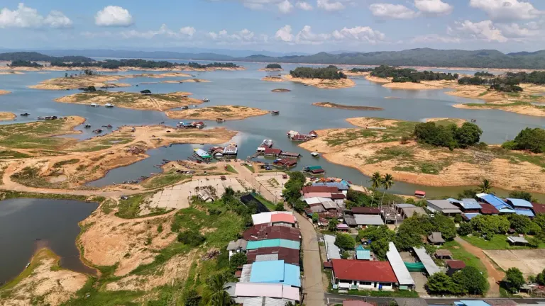 GULF Installs Solar Power in Uthai Thani Community