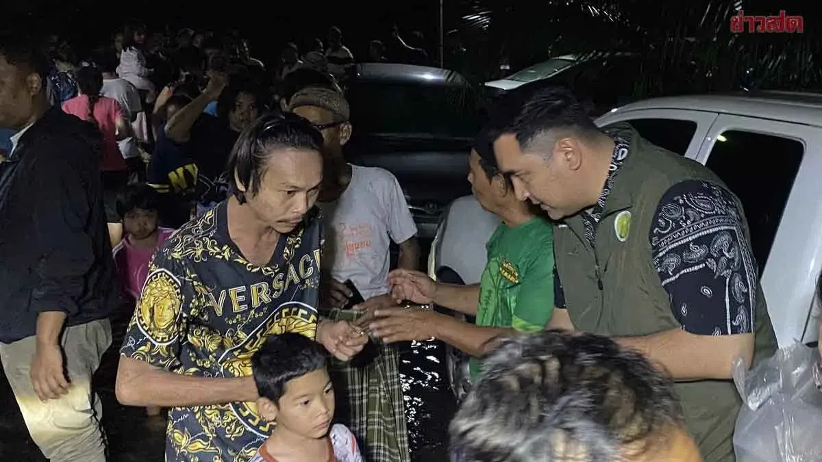 Agriculture Deputy Minister Delivers Aid to Flood-Hit East Bangkok