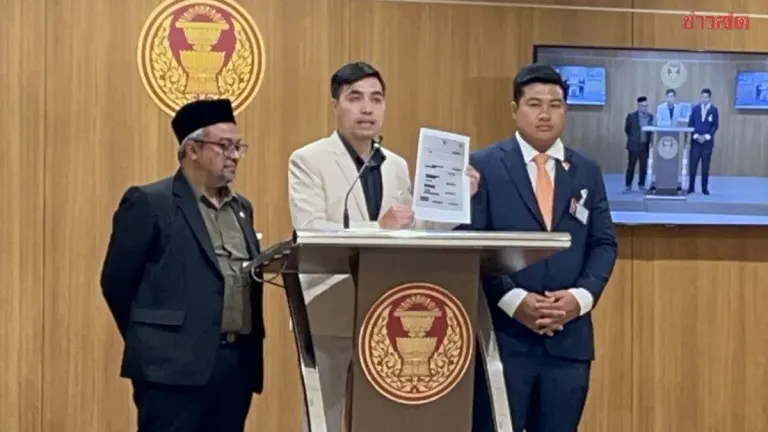 Lawmaker Exposes Scheme Converting Chinese Children to Thai Citizens