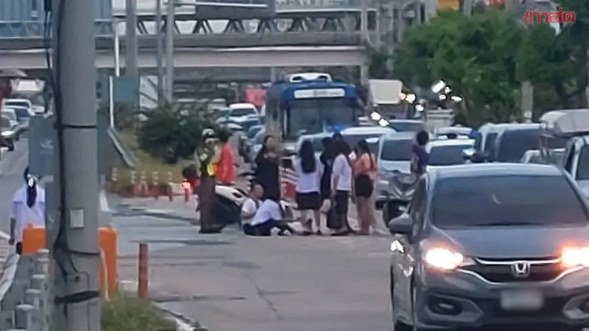 Nonthaburi Minibus Driver Charged After Girl Falls, Sustains Injuries