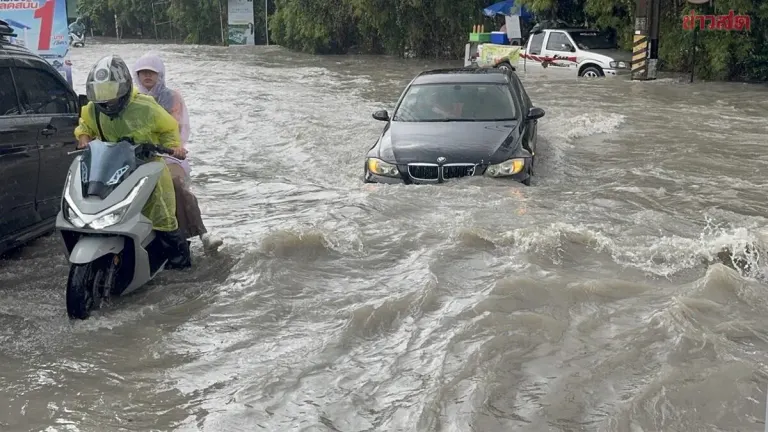 Heavy Rain Floods Pattaya, Water Reaches 1 Metre