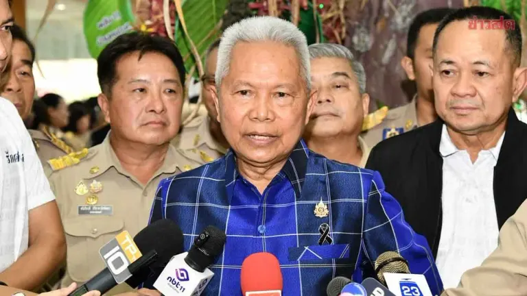 Sophan Insists on Neutrality, Denies Supporting Government Over 400-Billion-Baht Loan Decree